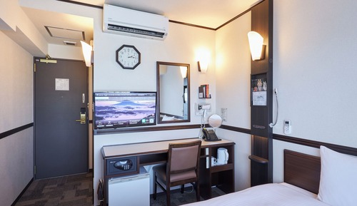 Single Room, Smoking