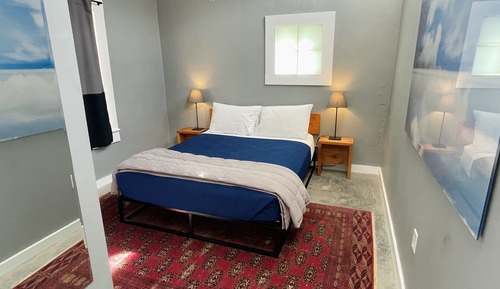 Deluxe Queen Suite - No Pets