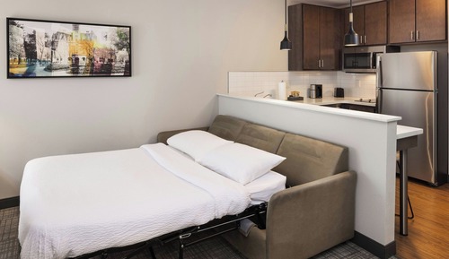 Studio, 1 King Bed, Non Smoking
