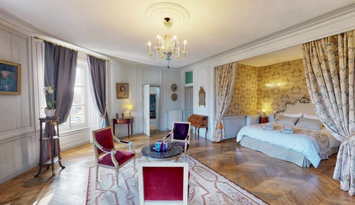 Luxury Suite