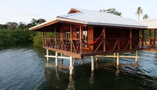 Superior Room. 1 Bedroom, Lagoon View, Over the Water