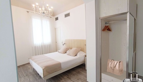 Deluxe Room, 1 Queen Bed, Non Smoking, Balcony (Converts to 2 Twin Beds)