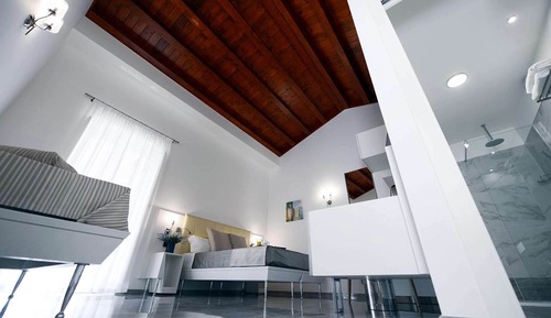 Deluxe Room, Multiple Beds, Non Smoking, Balcony (Converts to 2 Twin Beds)