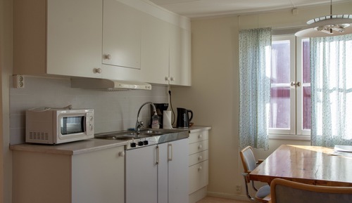 Cabin (1)