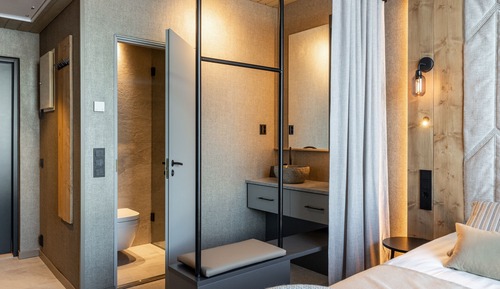 Superior Extra room