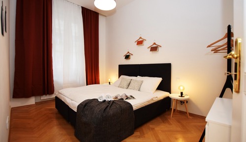 Superior Apartment, Multiple Beds, Private Bathroom (A)