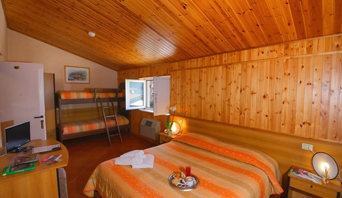 Standard Quadruple Room, Mountain View