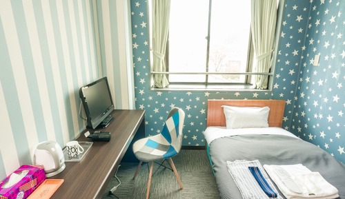 Single Room, Private Bathroom