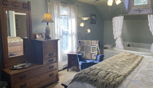 Romantic Room, 1 Queen Bed, Non Smoking, Jetted Tub