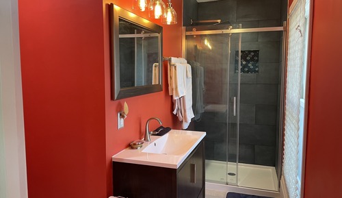 Comfort Single Room, 1 Queen Bed, Private Bathroom