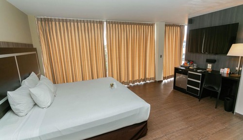 Junior Suite, 1 King Bed