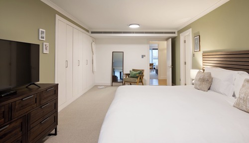 Grand Apartment, 3 Bedrooms, Courtyard View