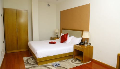 Superior Room, 1 King Bed, Accessible, Lake View