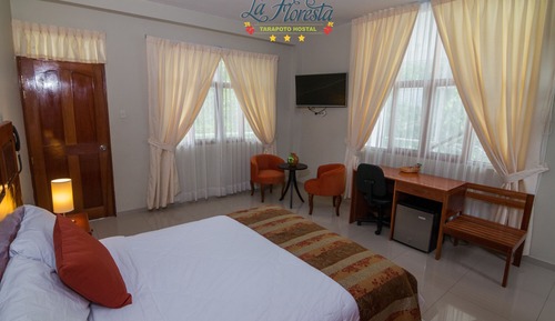 Double Room, 1 Queen Bed