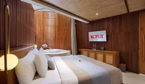 Suite Room with Jacuzzi