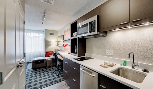 Studio, 1 King Bed (Mobility/Hearing Accessible, Tub)