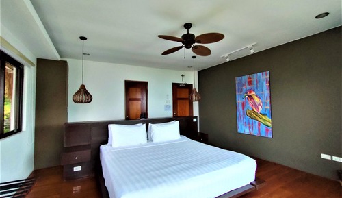 Deluxe Room, 1 Bedroom, Lake View