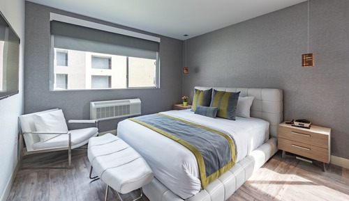 Magnolia Suite, 1 King Bed, Separate Living Room