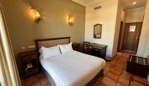 Family Room, Connecting Rooms