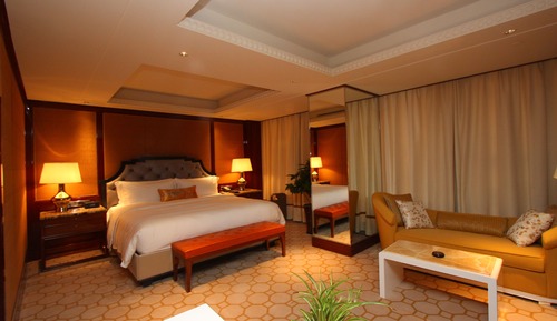 Grand Room, 1 King Bed