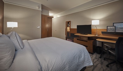 Standard Room, 1 King Bed (Hearing Accessible)