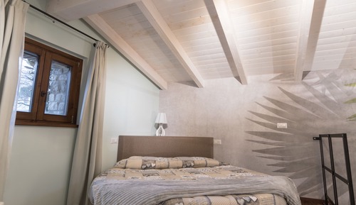 Luxury Suite, Multiple Beds, Hot Tub, Courtyard View (Raphael)