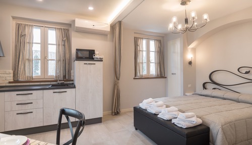 Deluxe Apartment, 1 Bedroom, Kitchen, Hill View (Camael)