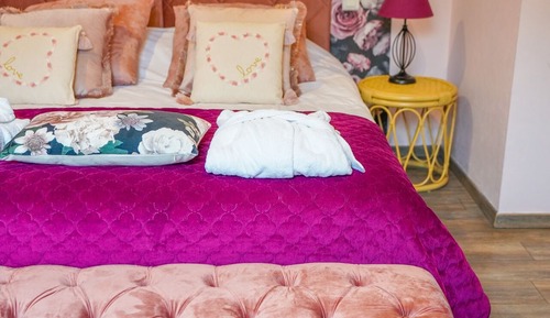 Room (Boheme Chic)