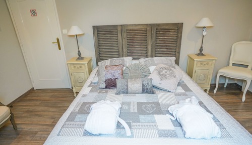 Room (Shabby Chic)