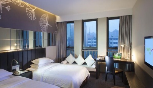 Double Room (Extreme Sassy)