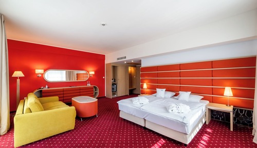 Exclusive Suite, 3 Twin Beds