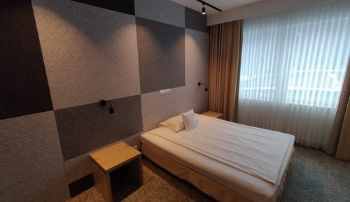 Standard Room, 1 King Bed, Private Bathroom