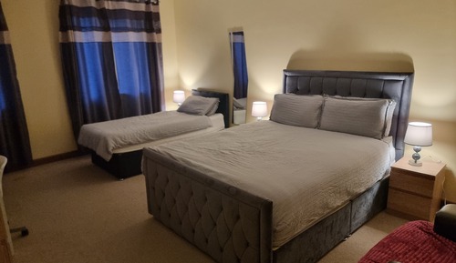 Economy Triple Room