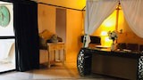 Deluxe Lodge