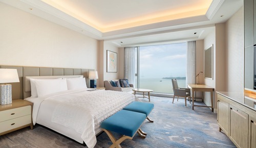 Room, 1 King Bed, Lake View