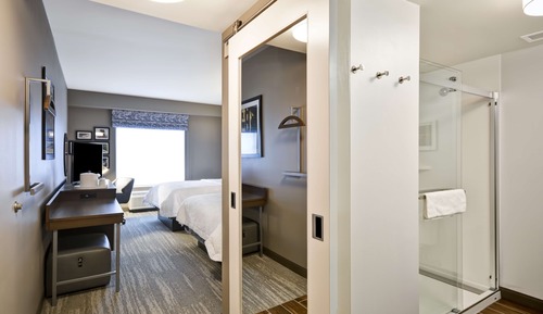 Room, 2 Queen Beds, Accessible, Bathtub (Hearing)