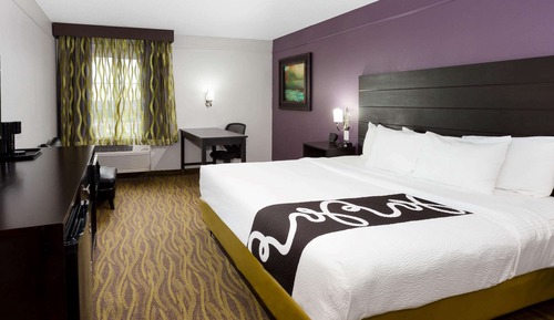Room, 1 King Bed, Accessible, Non Smoking (Roll-In Shower)