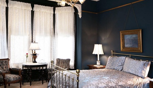 Small Room, Full Size Bed, Private Bath
