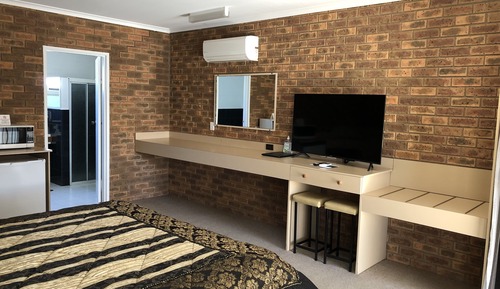 Superior Studio Suite, 1 King Bed, Bathtub