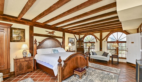 1850 Carriage House