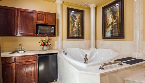 Suite, 1 King Bed, Non Smoking, Jetted Tub
