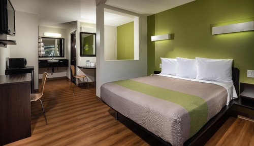 Deluxe Room, 1 King Bed, Smoking, Refrigerator & Microwave