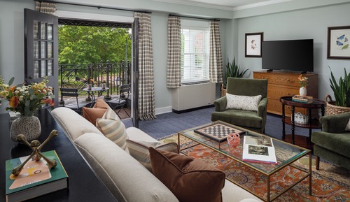 King Suite + Sofa Bed