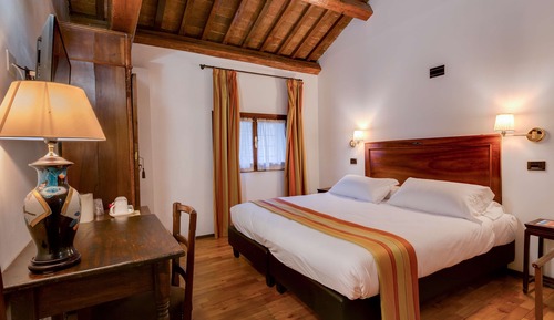 Classic Room, 1 Queen Bed, Non Smoking