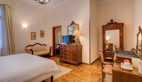 Superior Room, 1 Queen Bed, Non Smoking
