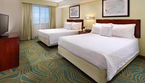 Suite, 2 Queen Beds, Non Smoking, Refrigerator & Microwave (Living Room;with Sofabed)