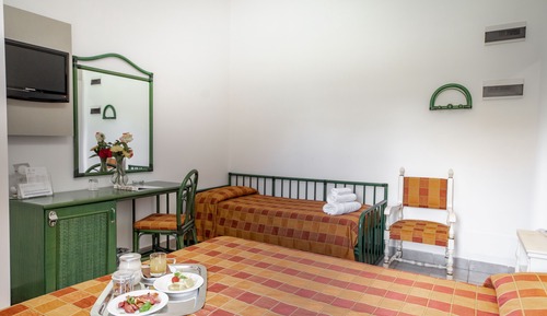 Classic Triple Room