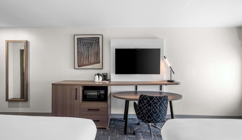 Standard Room, 2 Double Beds, Accessible, Bathtub