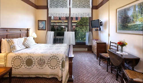 Superior Room (2nd Floor)