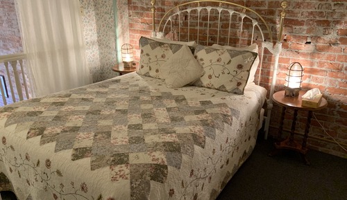 Comfort Studio Suite, 1 Queen Bed, Partial Ocean View